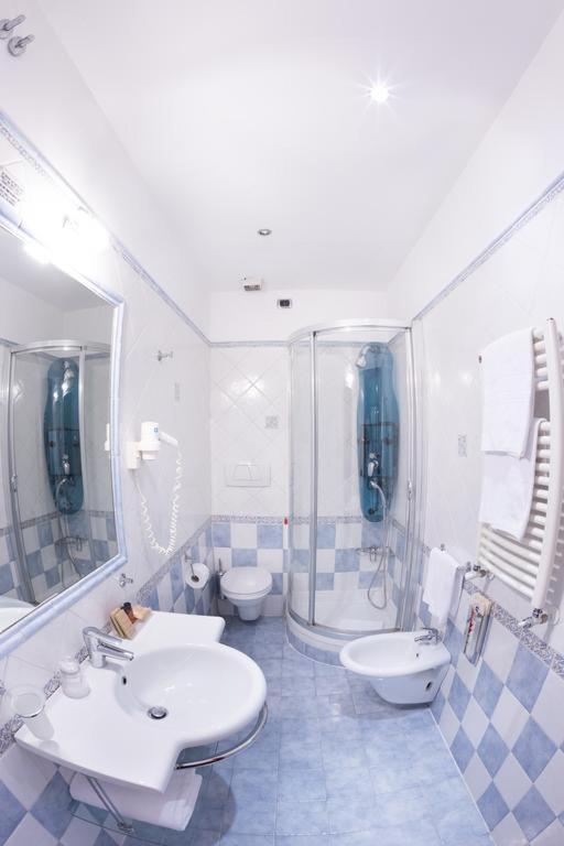3rd Floor 69 Manin Street * Rom