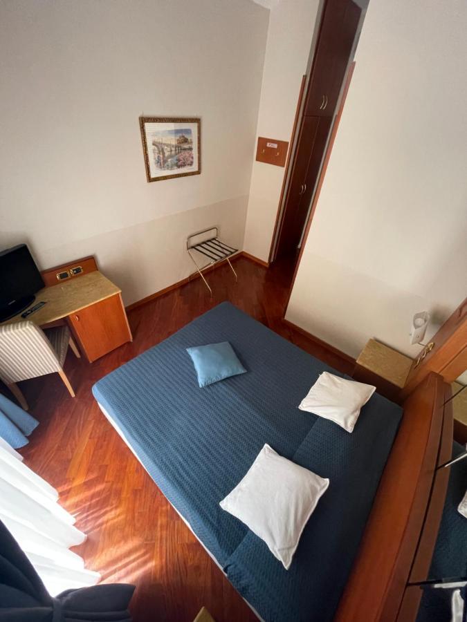 3rd Floor 69 Manin Street Pensión *